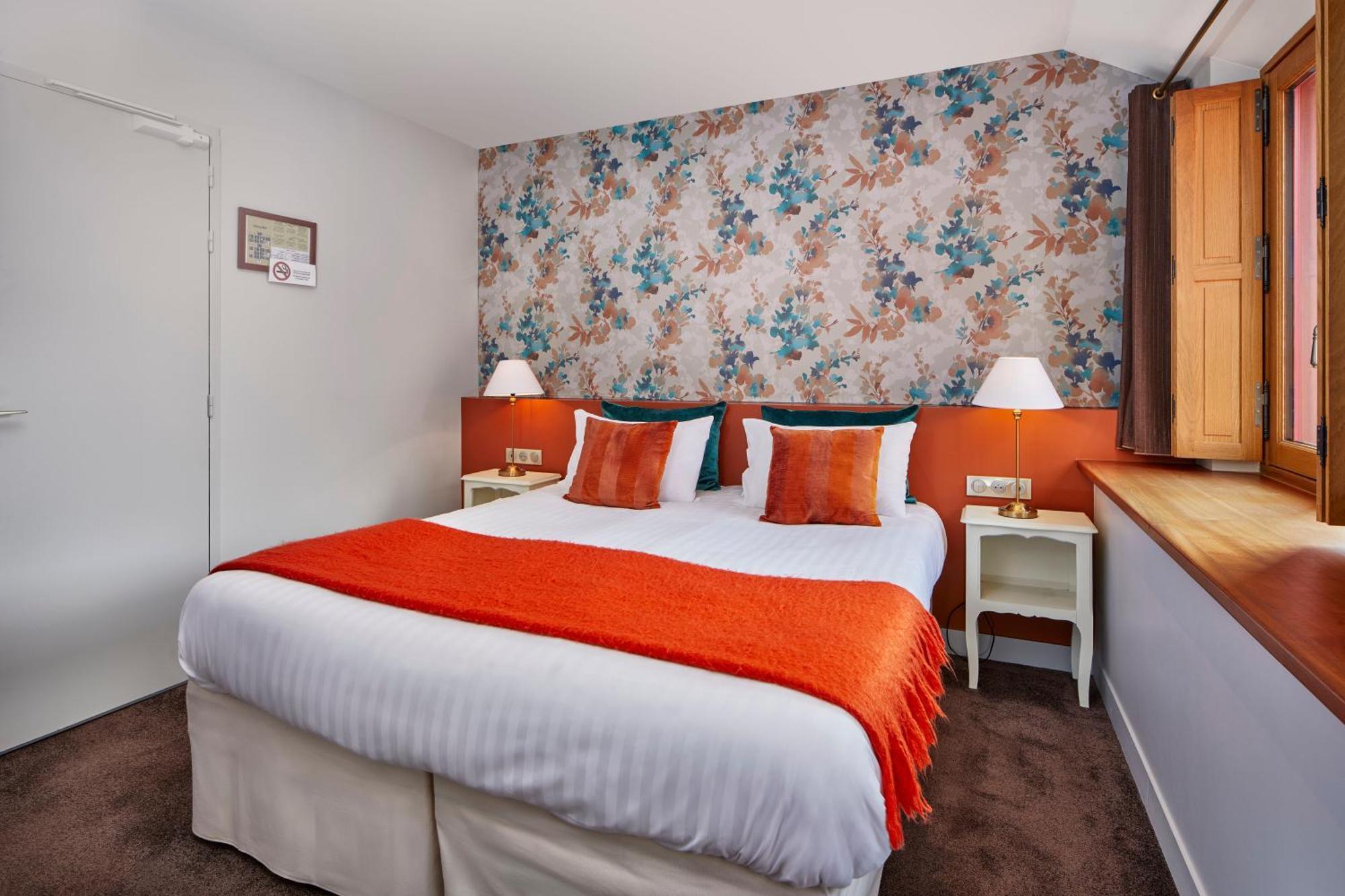 Logis Hotel Les Fuchsias Сен-Ва-ла-Уг Екстер'єр фото